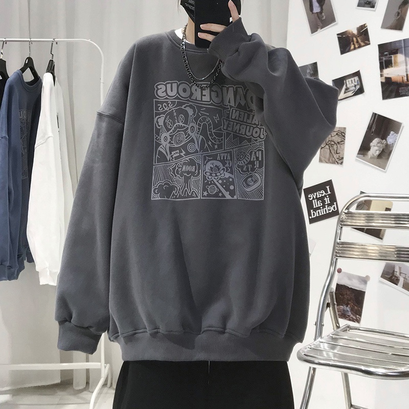 Áo sweater cổ tròn dáng rộng tay dài in họa tiết hoạt hình phong cách Hong Kong thời trang mùa thu 2021 cho nam