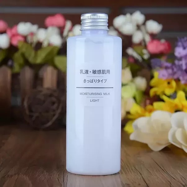 Sữa dưỡng MUJI moisturizing milk LIGHT/MOISTURE 200ml (Bill mua tại Muji Nhật ảnh bên cạnh)