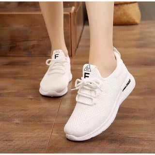 GIÀY NỮ MẪU MỚI NĂM NAY