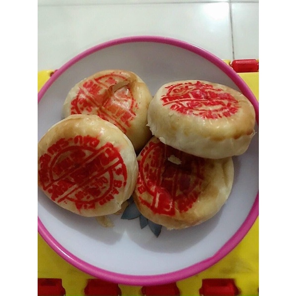 Bánh pía nhân đậu xanh sầu riêng Trần Mỹ Ngọc 250gr/cây 4cái