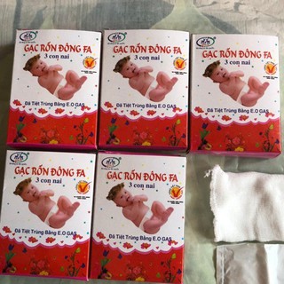 Băng gạc rốn em bé