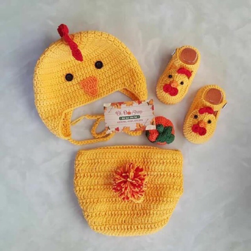 Mũ len đáng yêu kèm giày cho bé