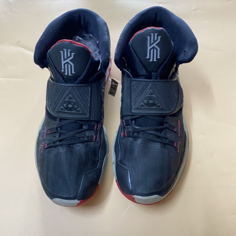 Giày chính hãng đã qua sử dụng