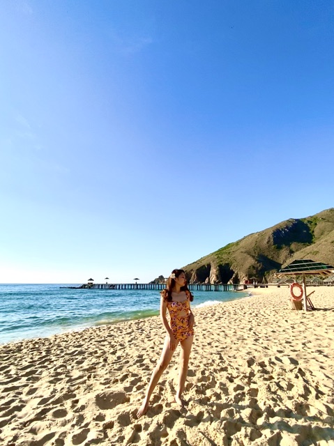 Bikini 1 mảnh họa tiết hoa lá nhúng ngực cánh tiên | BigBuy360 - bigbuy360.vn