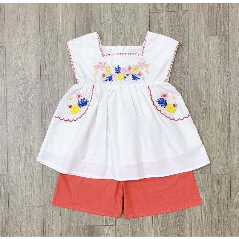 Bộ bé gái áo trắng thêu quần đỏ cam iu