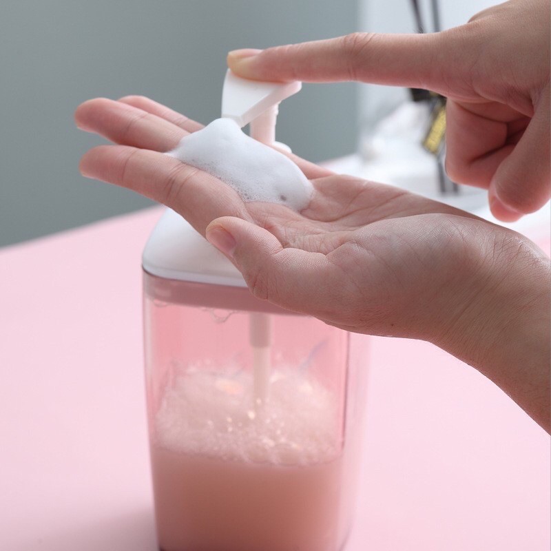 Bình 420ml dùng chiết dầu và sữa tắm cho gia đình M6231