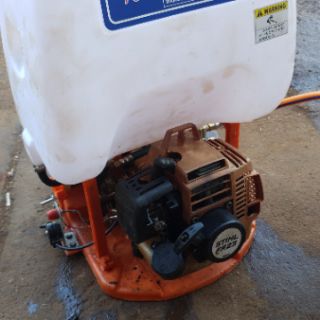 Máy phun thuốc ráp động cơ nhật bãi