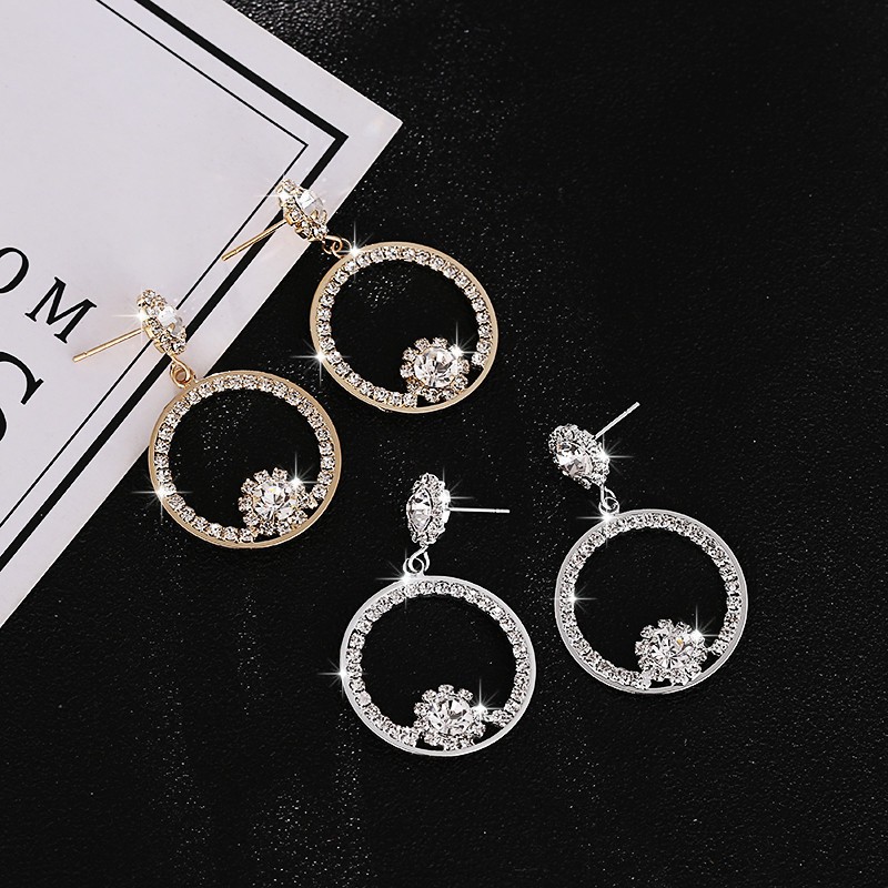 Bông Tai Kiểu Tròn Đính Hạt Ở Giữa Siêu Sang Chảnh MS : BT20 - Hưng Long PC