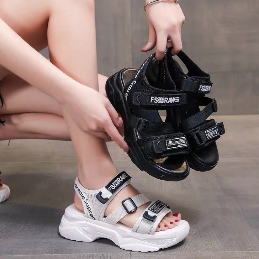 Giày sandal Hàn Quốc độn đế quai chéo FS, dép nữ độn đế mẫu mới 2021- 2 màu đen trắng