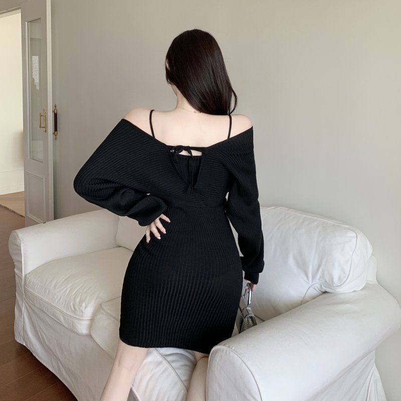 Đầm hở vai thiết kế hai dây cổ chữ V kiểu dáng mỏng phong cách Trung Quốc với eo ôm sát thời trang cá tính cho nữ