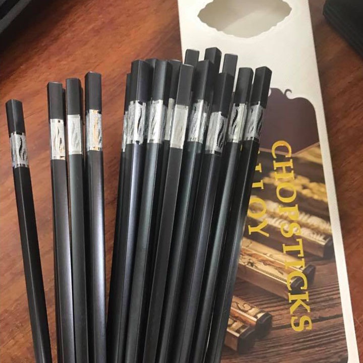 Hộp 10 Đôi Đũa Hợp Kim Siêu Sang Viền Mạ Bạc