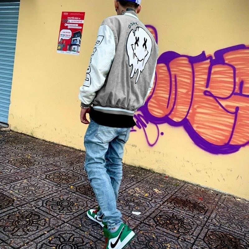 Áo khoác bomber kaki nhung gân unisex in hoạ tiết phối màu kiểu áo bóng chày phong cách hàn