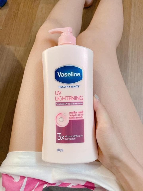 Dưỡng thể trắng da Vaseline 10x 570ml