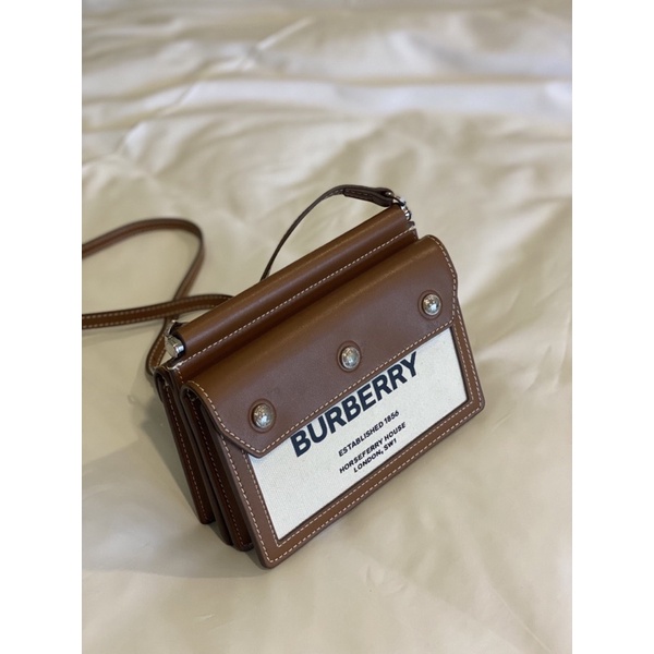 Túi xách Mini Horseferry Print Title Bag with Pocket Detail Super sale  Size 19x 15x 5