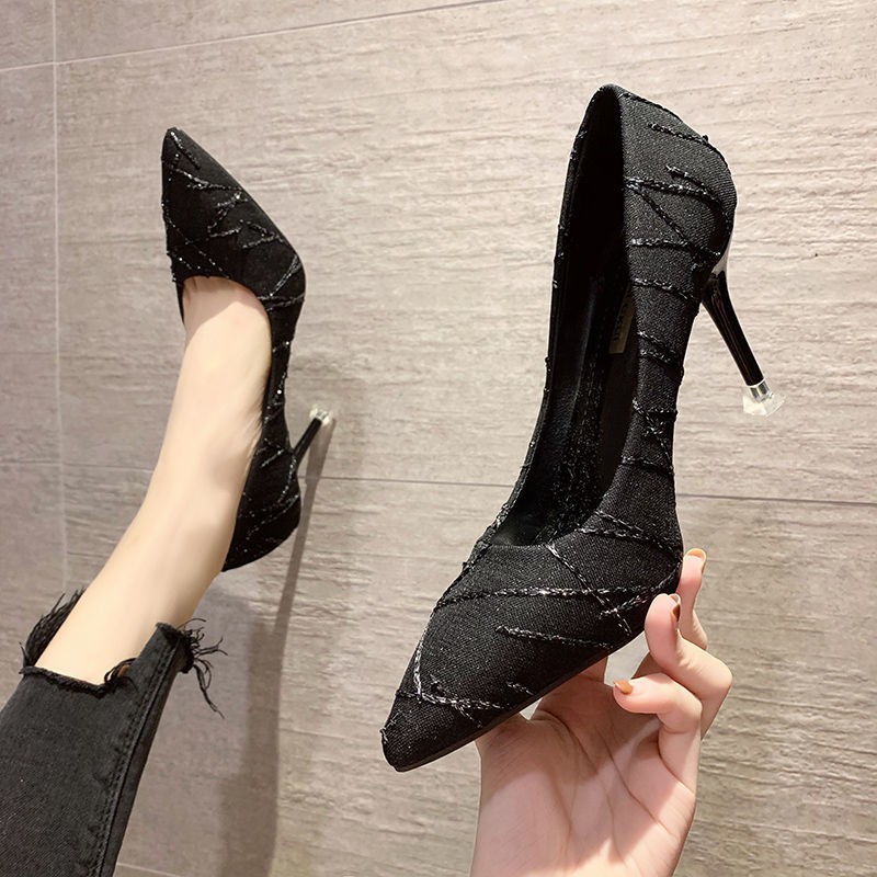 Giày cao gót nữ nhọn sexy mùa xuân phong cách mới mỏng màu đen phù hợp tất cả các trận đấu mũi đơn làm việc mè
