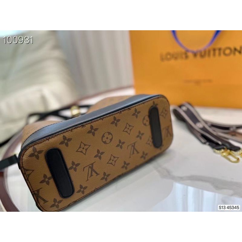 Túi xách nữ LV khoá gài