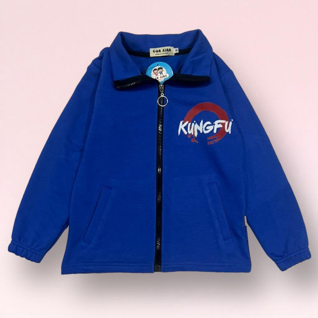 Áo khoác dây kéo bé trai mùa hè Con Xinh hình in gấu KUNG.FU, thời trang cho bé từ 13 đến 50kg