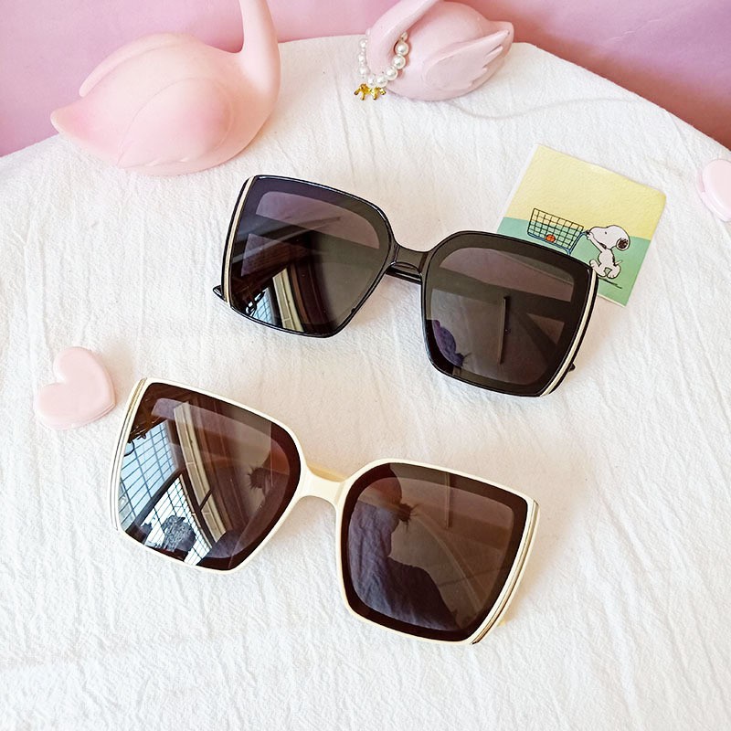 Kính râm phong cách thời trang Hàn Quốc sành điệu