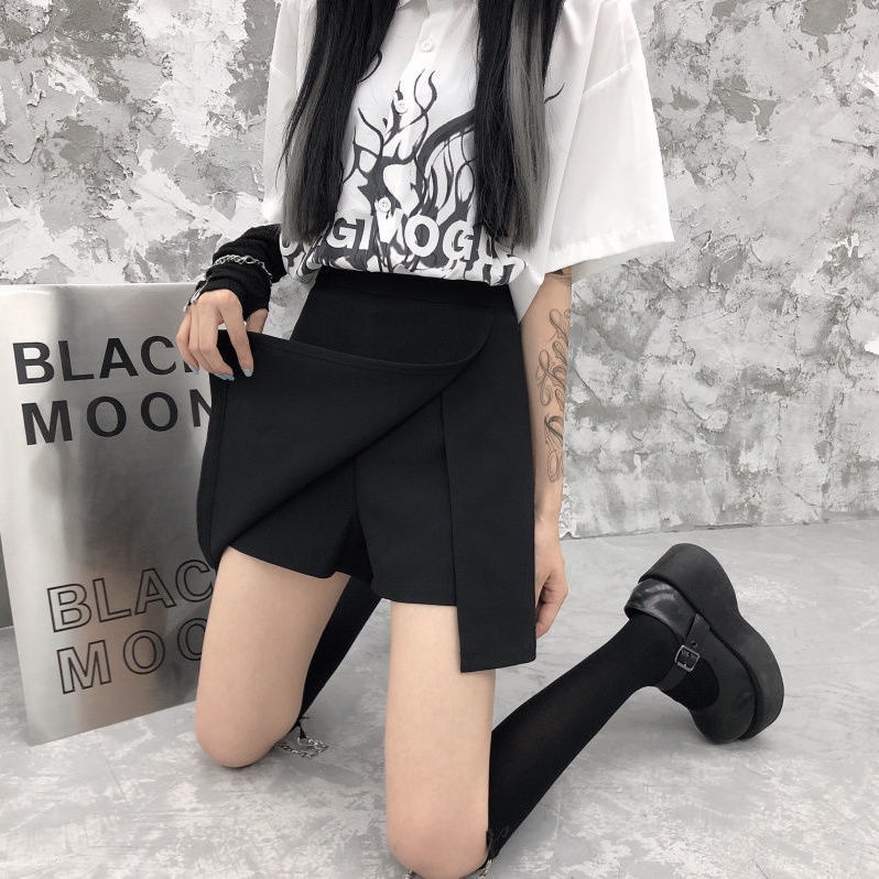 Chân váy mini một mảnh tà lệch phối túi kiểu cách cho bạn nữ mũm mĩm