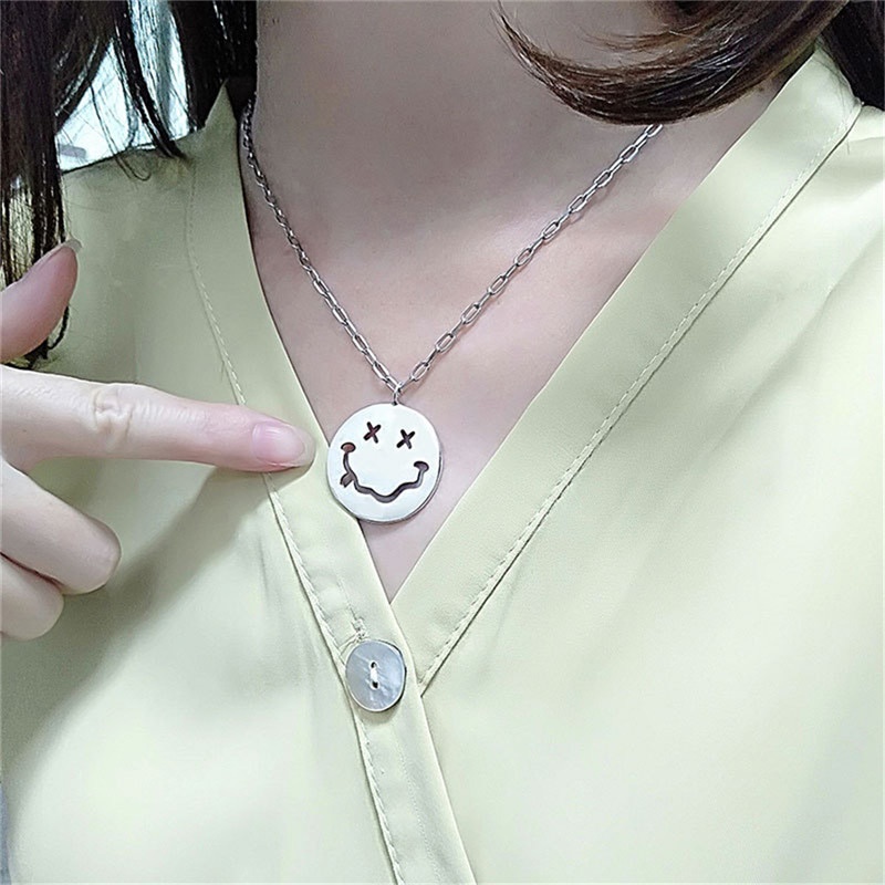 1 Vòng cổ thép titan mặt hình mặt cười không đều thời trang Nhật Hàn cho nam và nữ