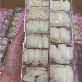 Móng úp tay phom vuông HSM hộp 600 móng