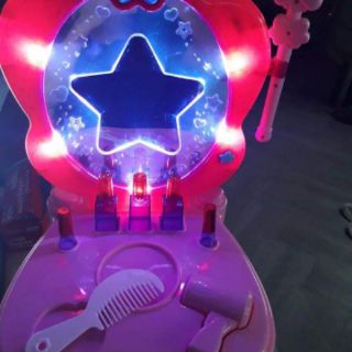 Đồ chơi bàn trang điểm Hello kitty