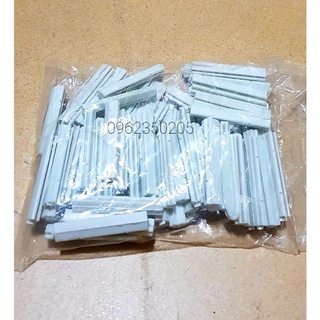 Nhựa Chống Rung Cánh Cửa Sổ Lùa Nhôm Thường.