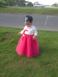 Hanbok bé gái