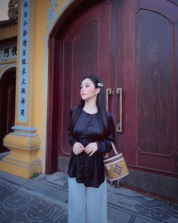 set phật tử “vui tươi”