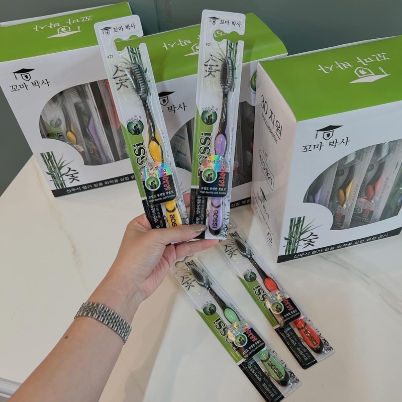 Hộp 30 Bàn Chải Than Tre Hàn Quốc
