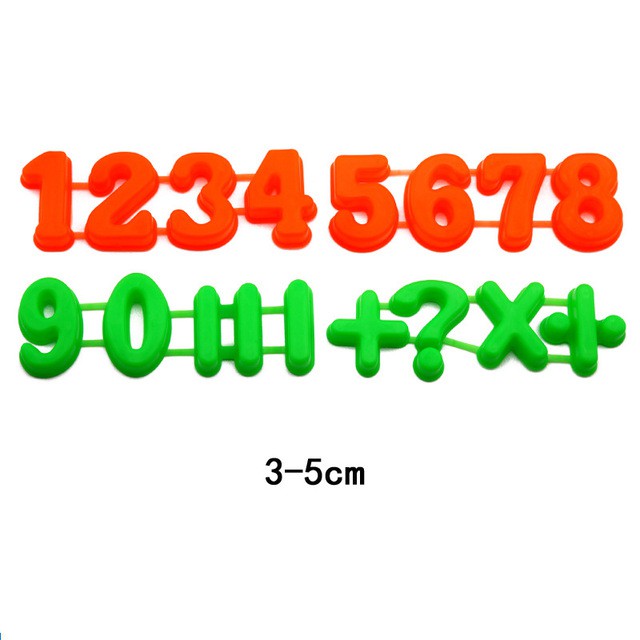 Khuôn và dụng cụ lẻ để chơi cát