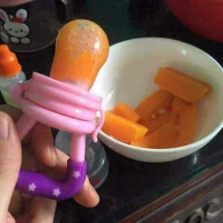 Núm ăn dặm cho bé