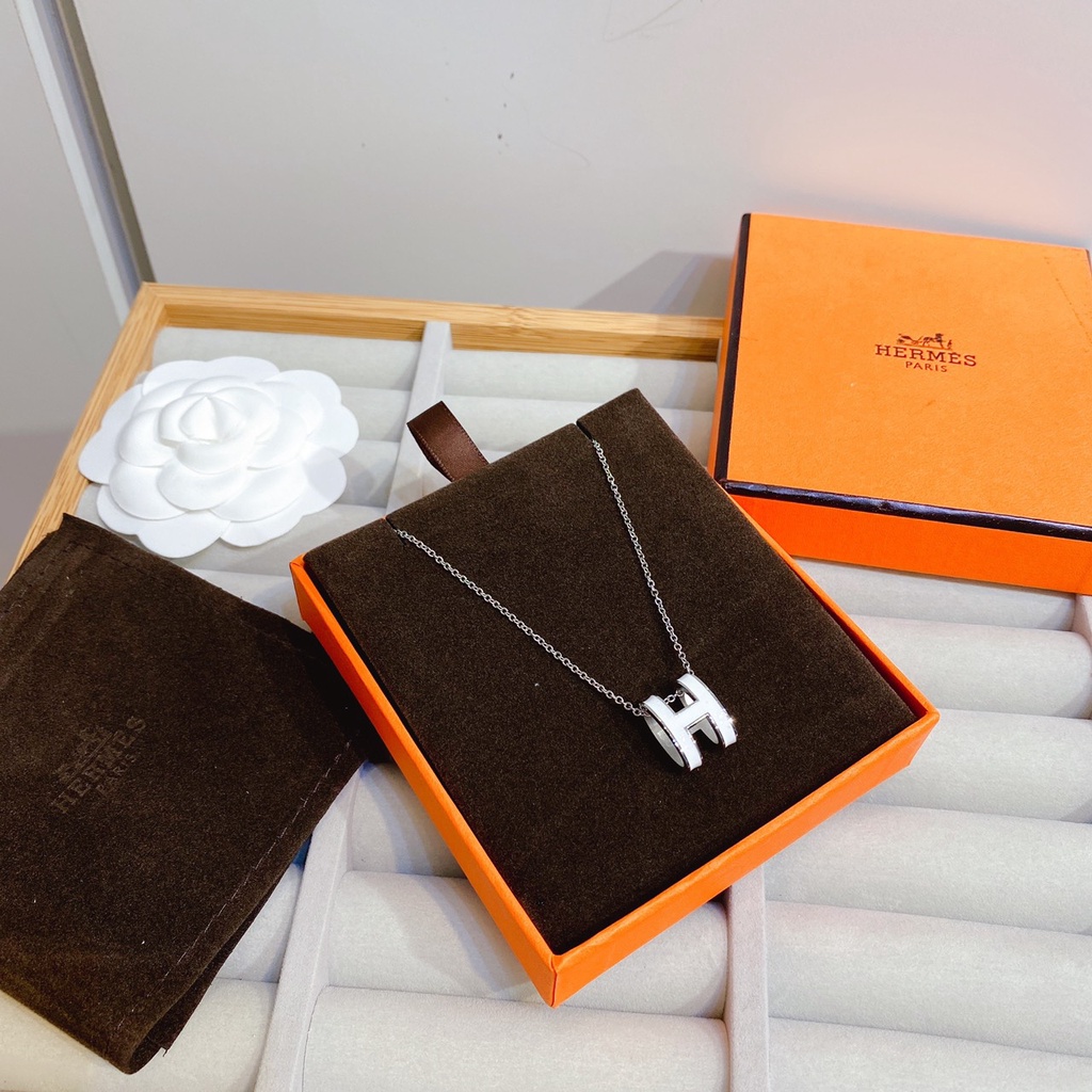 Dây chuyền nữ titan vàng mặt dây chuyền hình chữ H thương hiệu cao cấp không hoen rỉ cực kì sang trọng và cá tính -ms