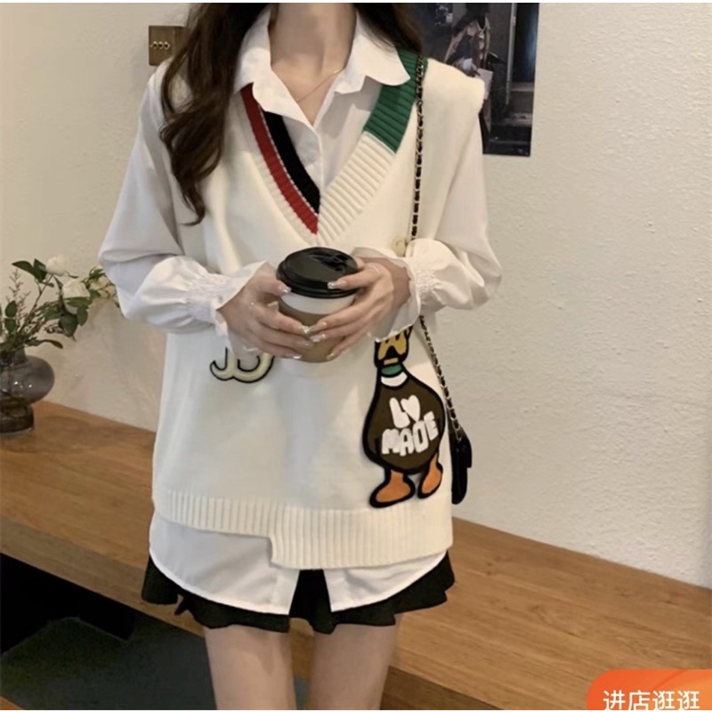 Áo len gile hình vịt