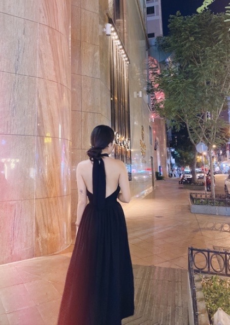 Đầm yếm dài