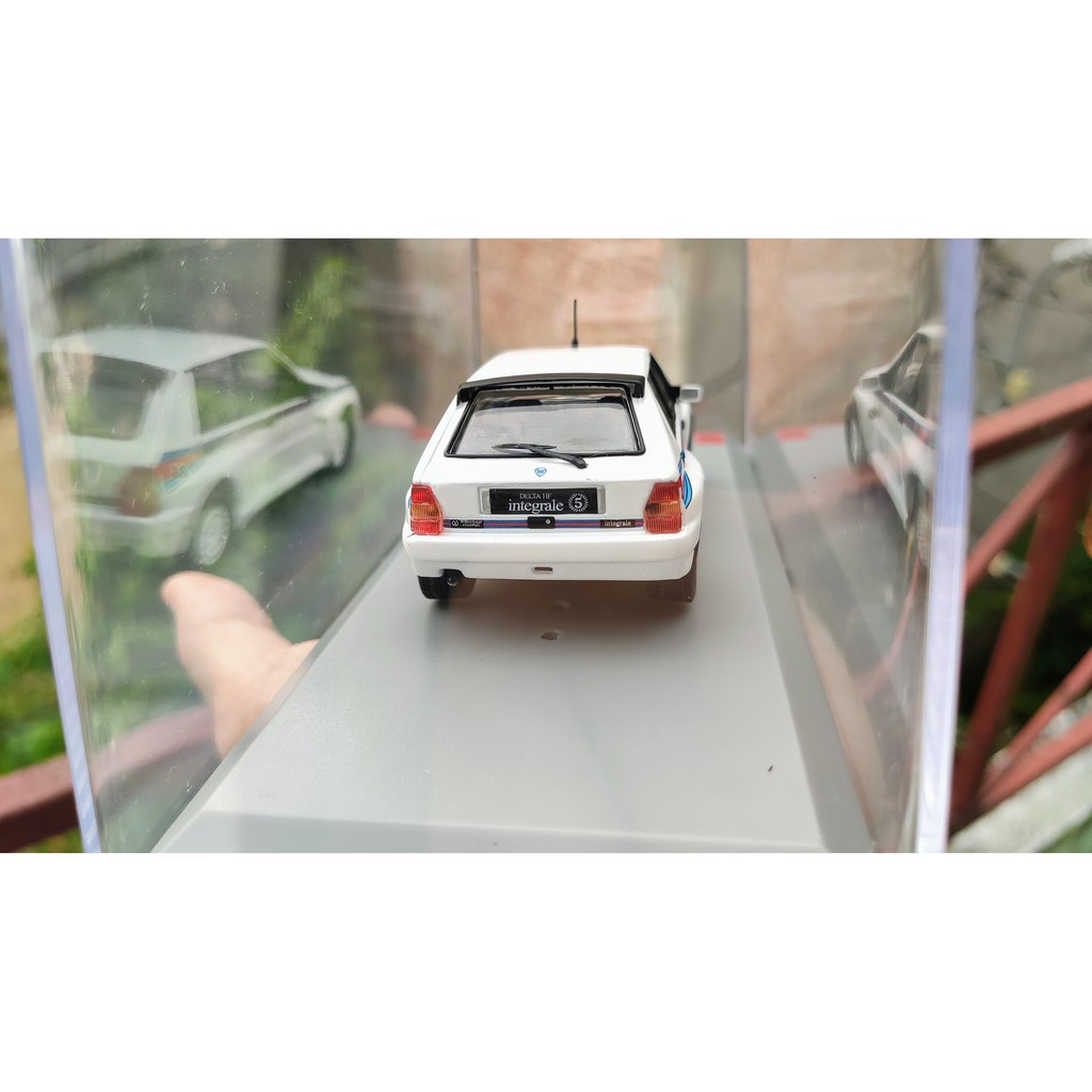 Mô hình tĩnh Whitebox Lancia Delta Intergrale Martini 1992 tỷ lệ 1:43