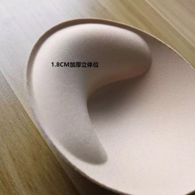 1 đôi đệm mút đẩy ngực cho chị em