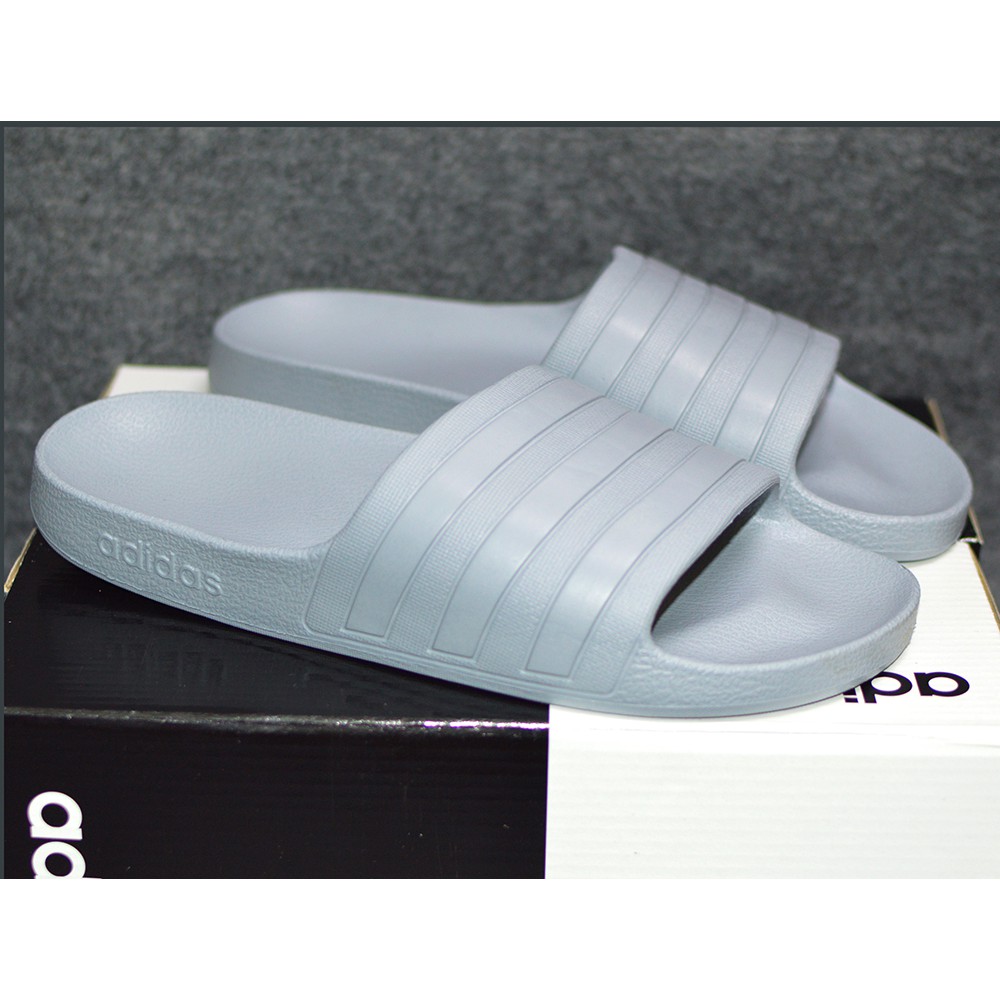 Dép Adilette Aqua màu xám sọc trơn