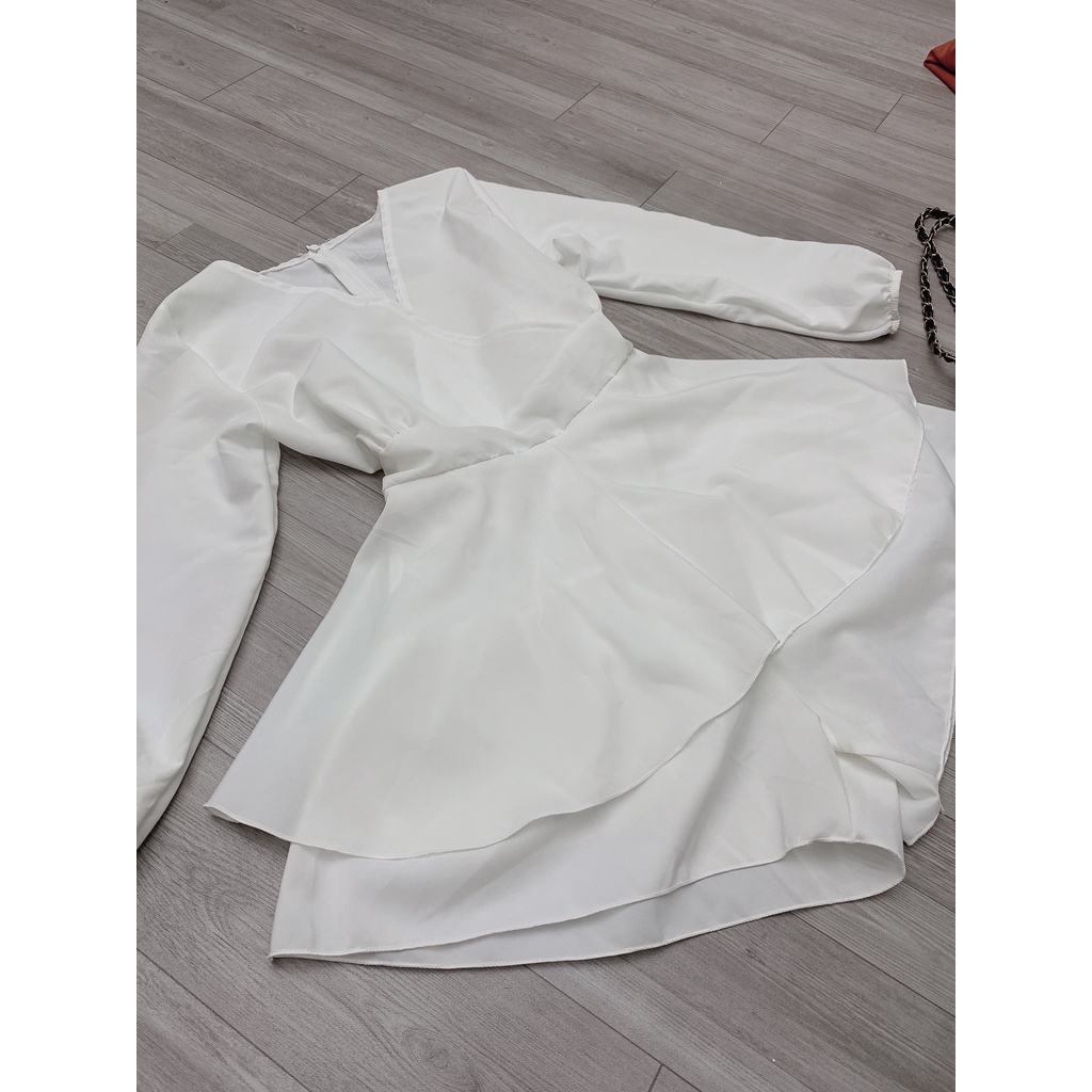 Jumpsuit nữ tay dài màu trắng đắp chéo sang chảnh 2023