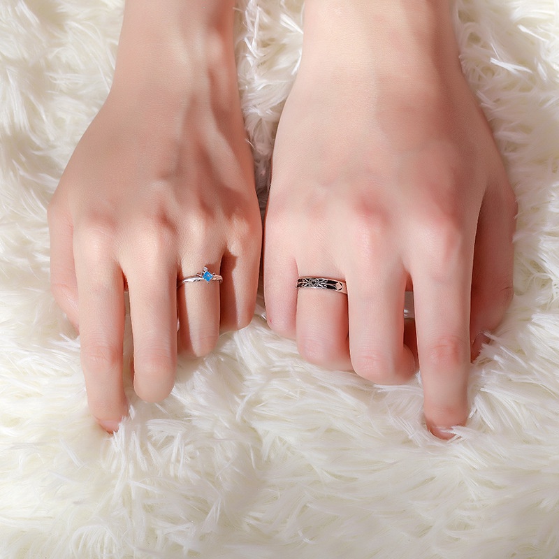 Nhẫn nam nữ tròn unisex Kuu Studio màu bạc thời trang đơn giản chất Titan đẹp không gỉ - Nhẫn Đôi King &amp; Queen