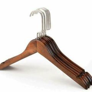 móc áo nữ gỗ nâu