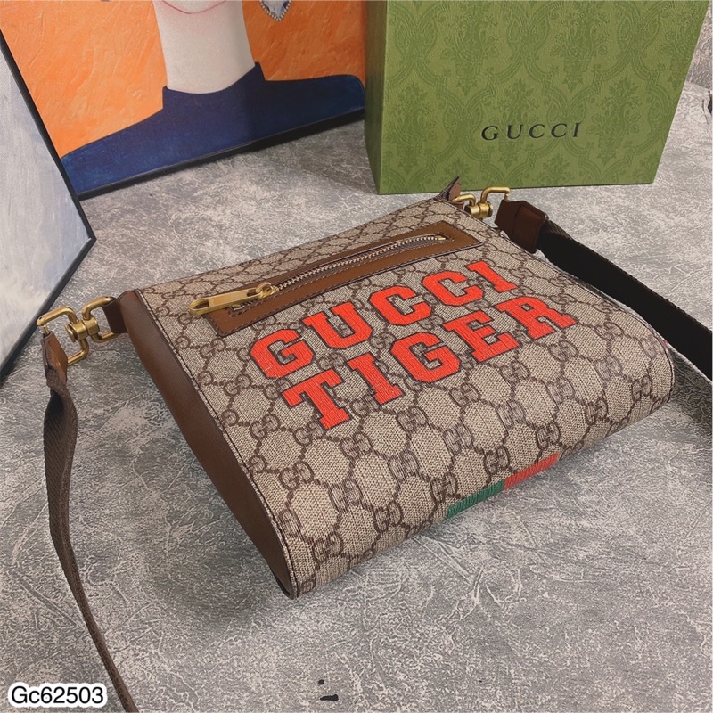 Túi Đeo Chéo Nam Nữ GC Logo Đỏ Cao Cấp - Túi Đeo GC Unisex Fullbox