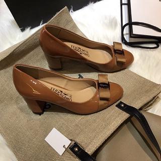 Giày nữ da bóng gót trụ cao 7 phân