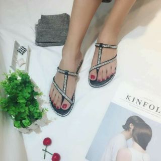 Dép xỏ ngón đính đá