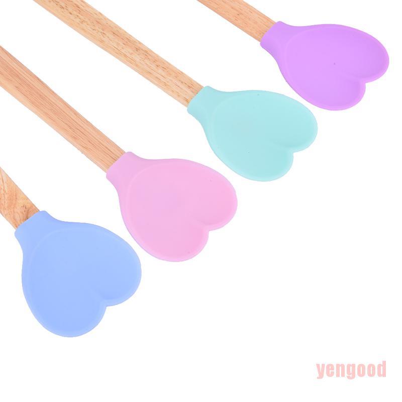 Muỗng Silicone Hình Trái Tim Xinh Xắn