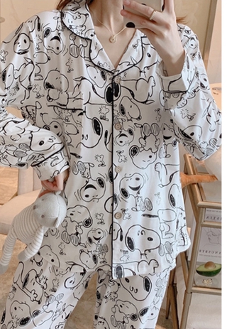 Bộ đồ ngủ tay dài in họa tiết chú chó snoopy dễ thương cho nữ