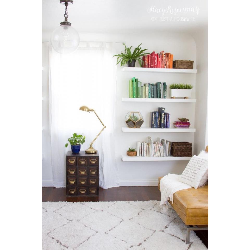 Kệ treo tường gỗ hộp 1 thanh 80cm sâu 24cm dày 3,5cm khung thép chắc chắn để được nhiều đồ.