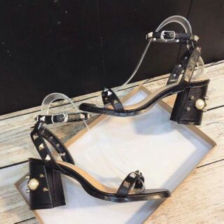 Sandal nam đinh đế vuông cao 7cm