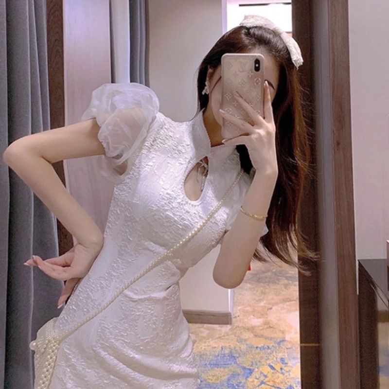 Đầm sườn xám tay bồng xẻ đùi siêu xinh