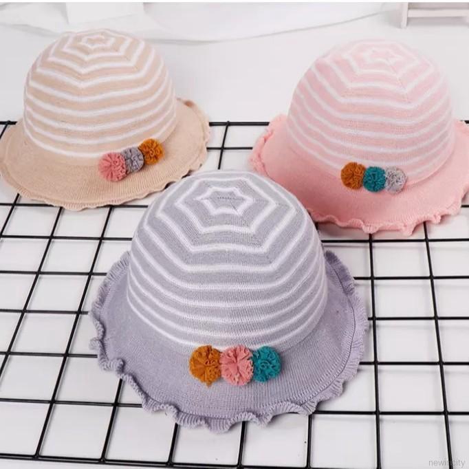 Mũ vành phối hoa dễ thương cho bé gái